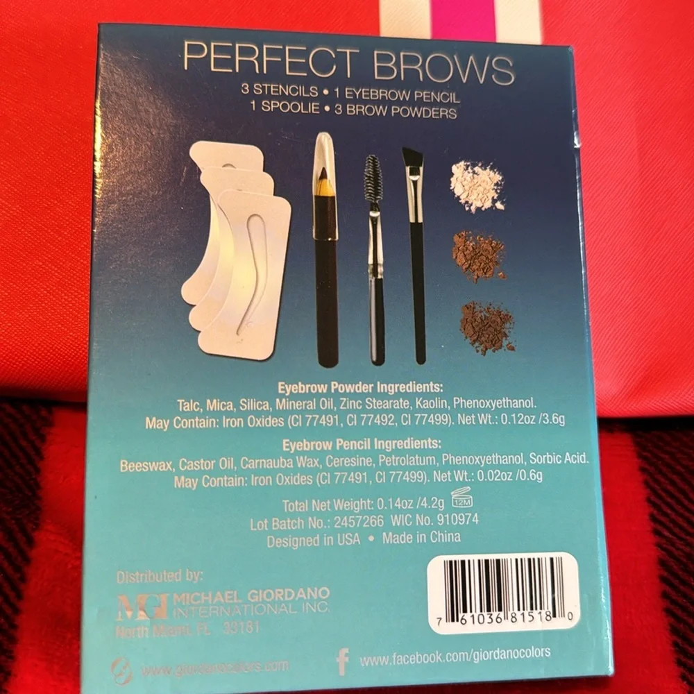 Gorgeous makeup bag with Gerardo colors perfect brows kit and sample eyeshadows! - Picture 5 of 10